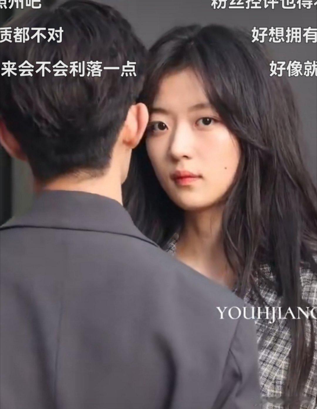 孙千和早春晴朗女主的形象真是完全不符，她一点不像一个娇憨的职场菜鸟，她像一个随时