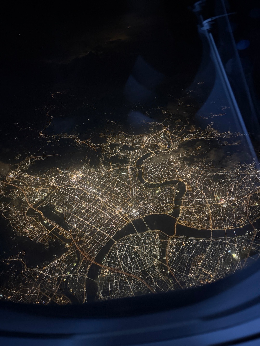 窗子选的好，看到台北101了。 