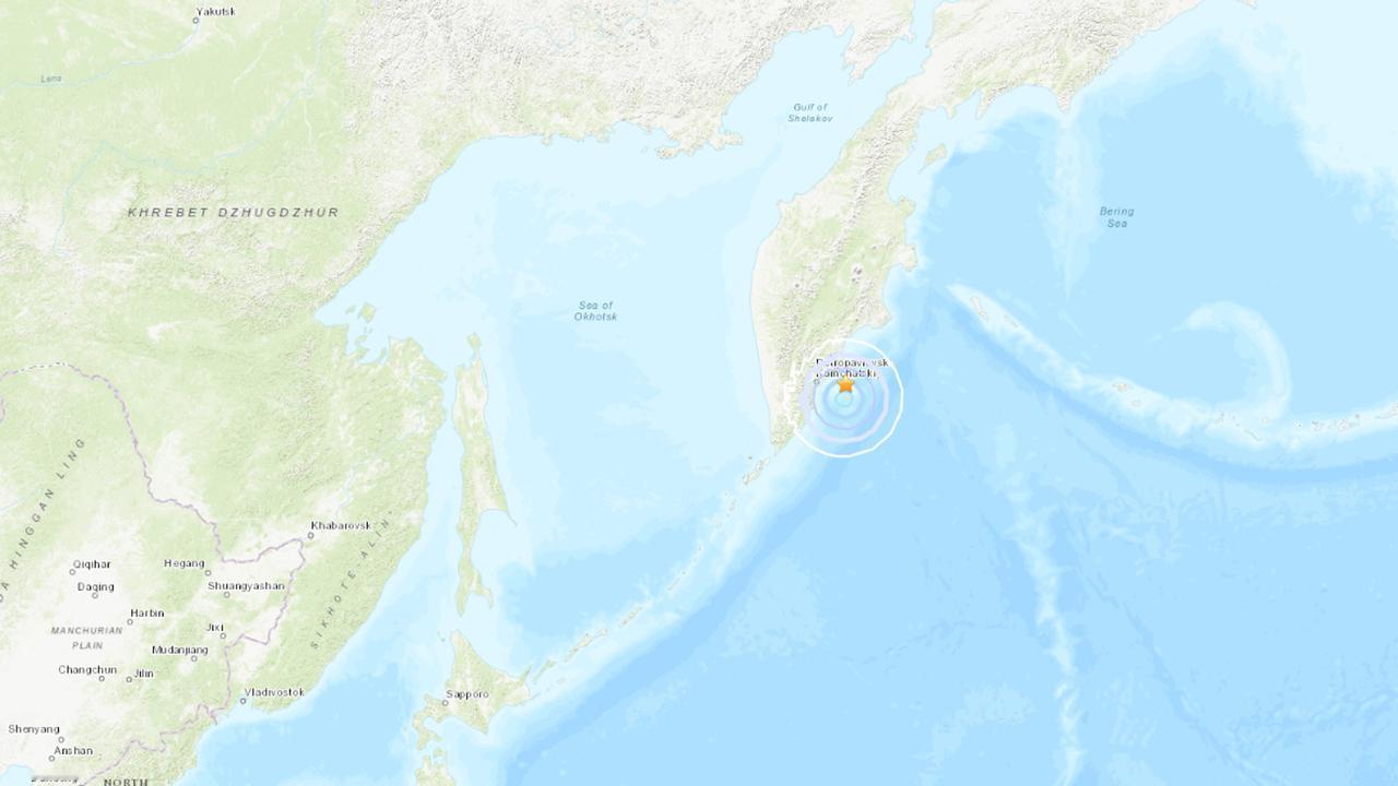 俄罗斯堪察加半岛东海岸发生7.2级地震，并发布了海啸警报。
欧洲地中海地震中心表