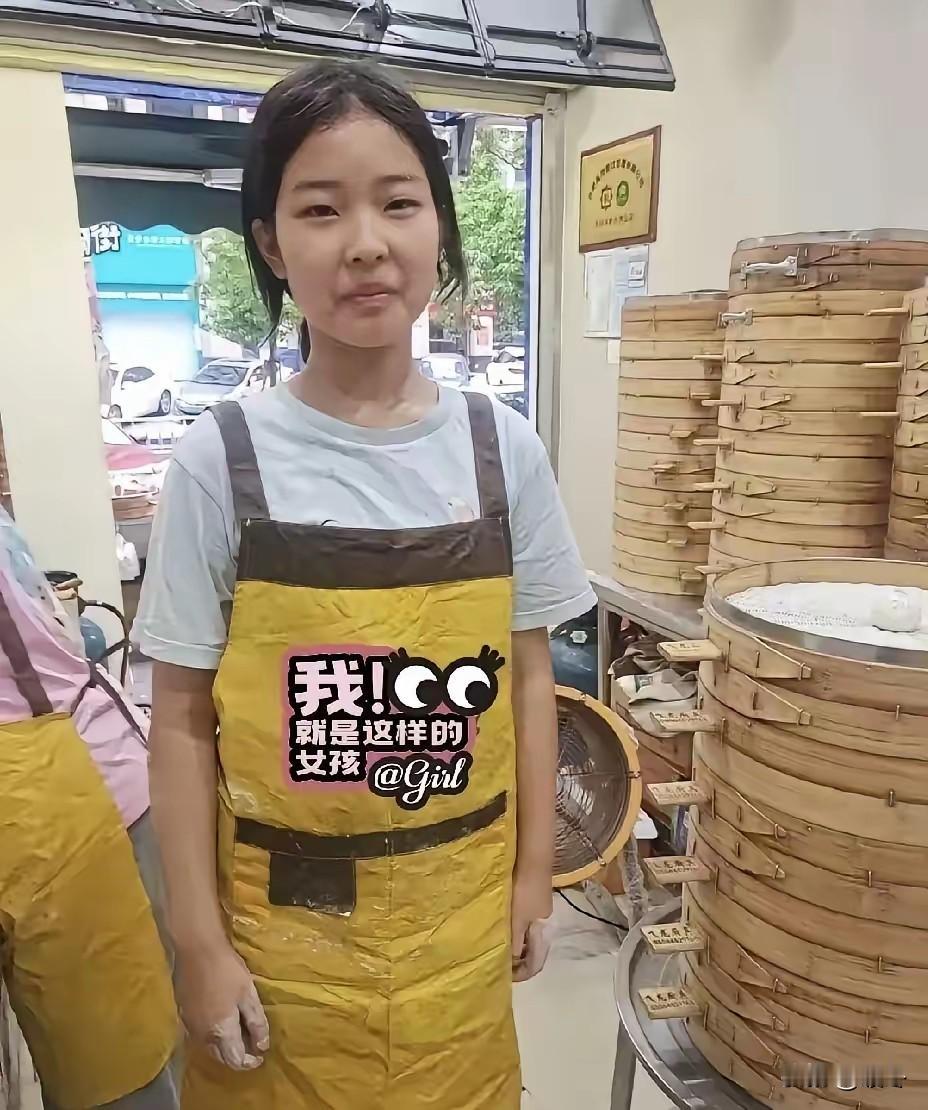 52天暑期工干满，老板娘额外塞红包：专门给你的下学期早饭钱
 
济南老街的小包子