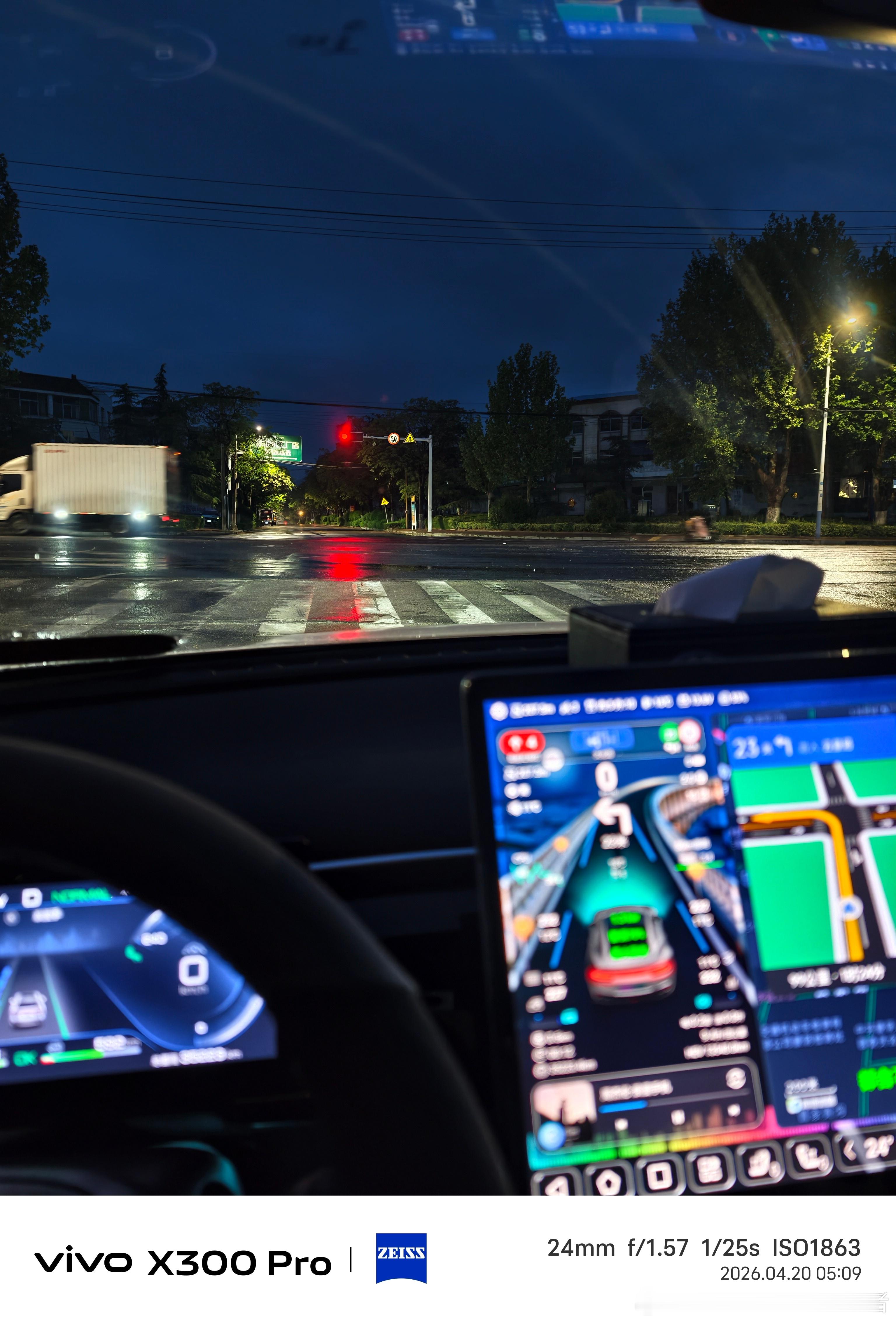 你在地库找车迷路过吗我是亲身经历过的，之前开车去了一个大型商场，然后停在地下车库