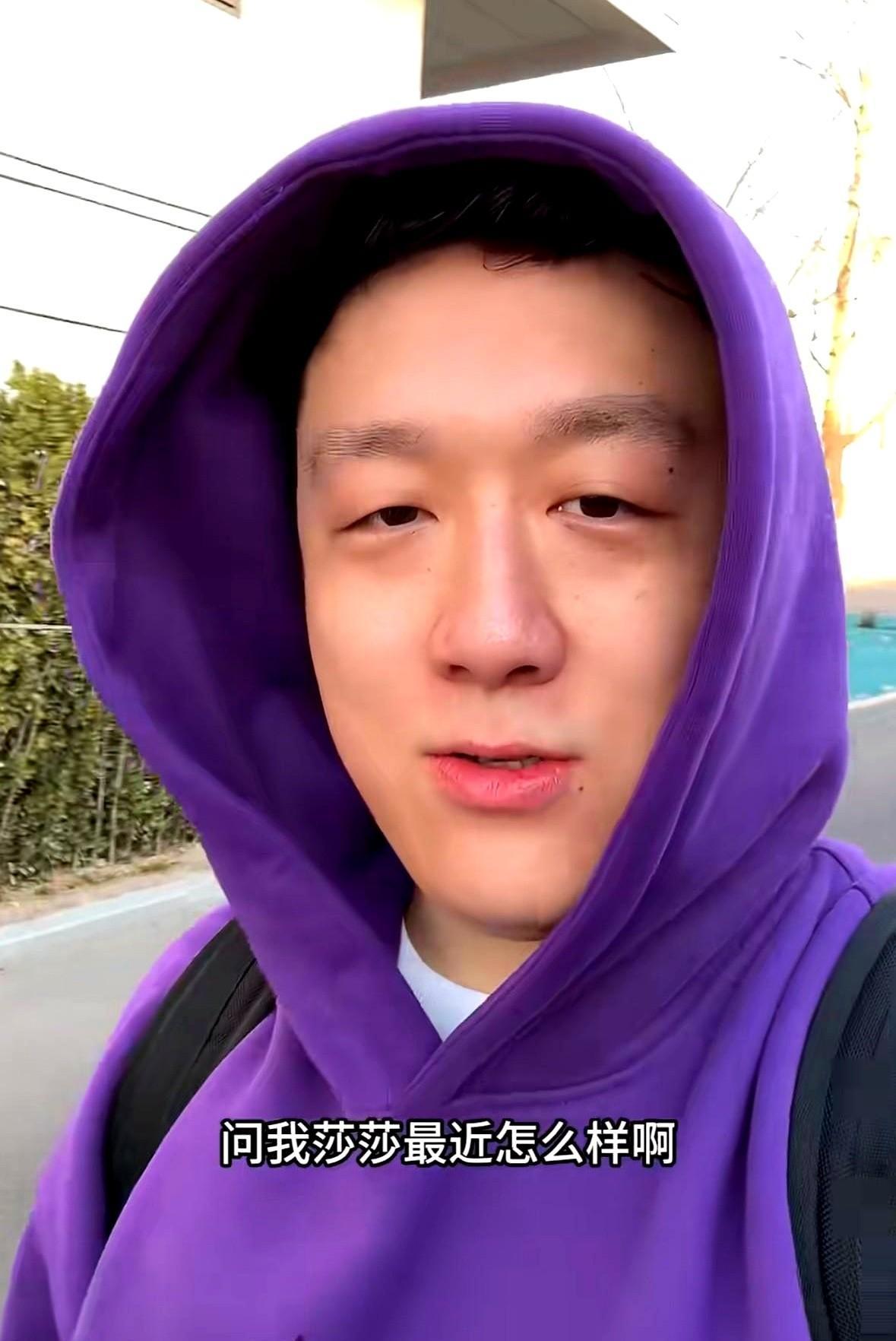 消失了28天，终于让我逮着“活的”孙颖莎了，不是什么官宣，也不是什么采访。

是