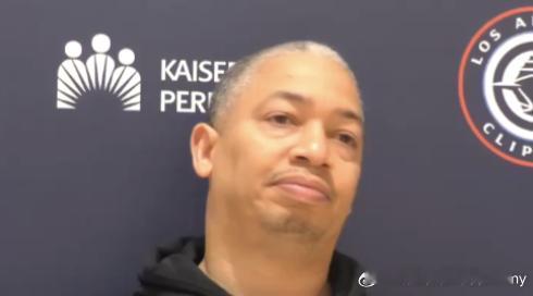 卢；我们也想大量出手三分，但是我们做不到，我们的球队结构就不是这样的 