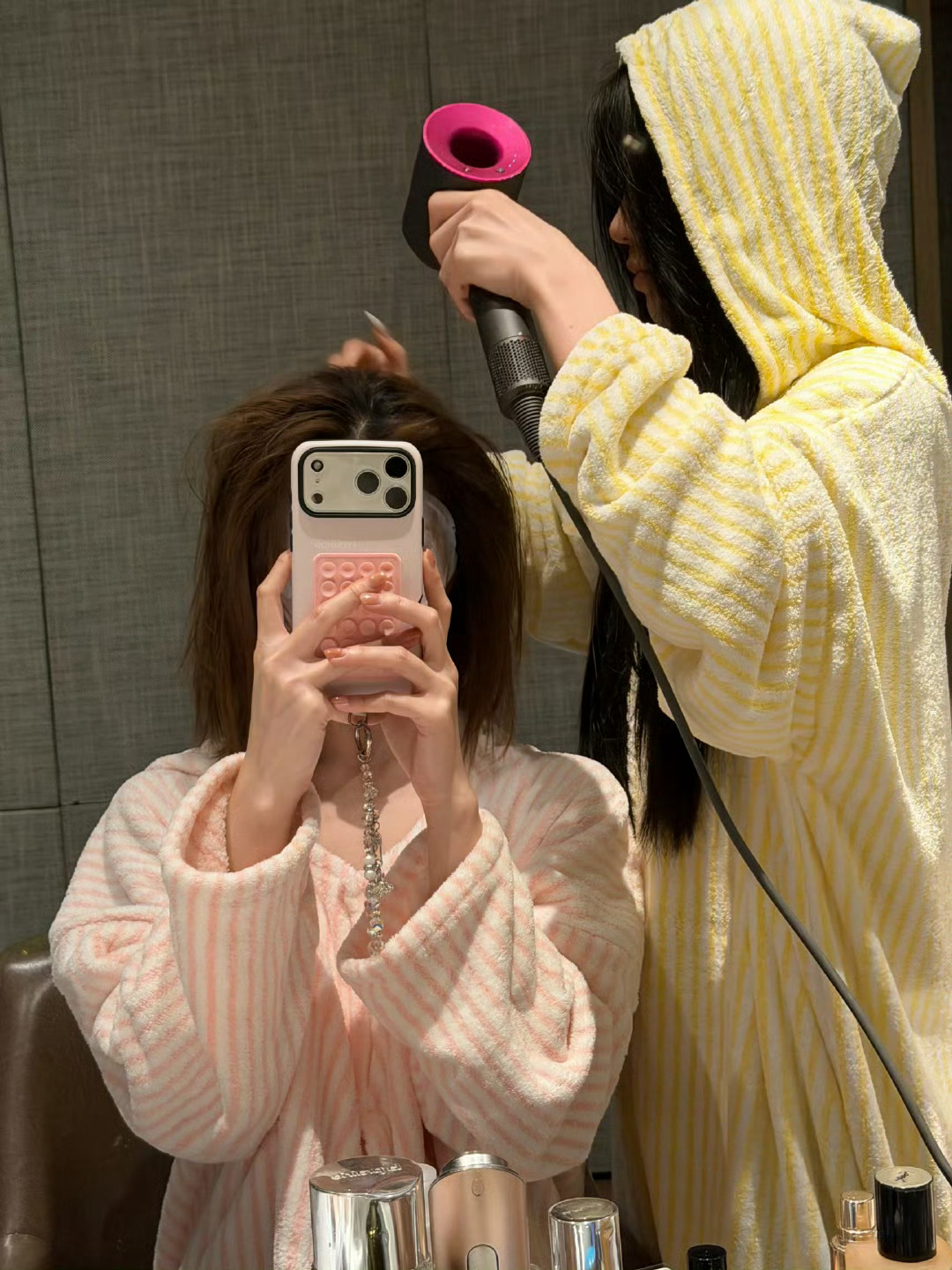 刘些宁你好美呀 祝我们的十二月 时而悦🍀 记得听《十二月的奇迹》🎶听说会有奇