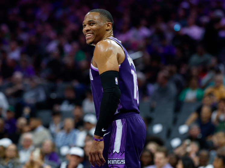 今日，威少宣布退役，数据媒体Stat Defender晒出了NBA常规赛历史三双