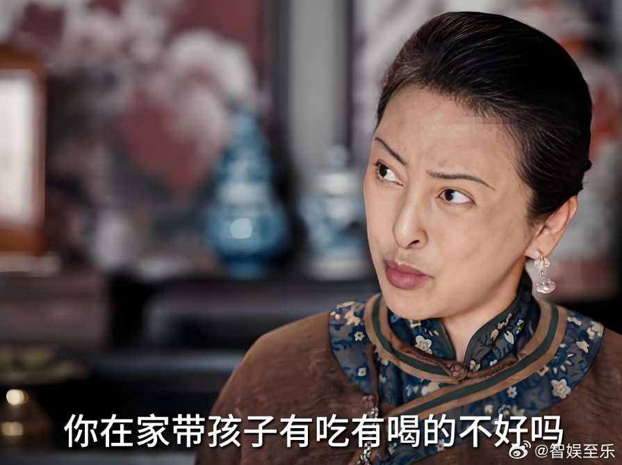 而《灼灼韶华》看似故事背景和设计不错，是励志大女主，也有家国情怀，演员阵容也算豪