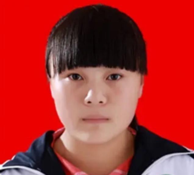2003年，陕西一名女子不慎跌落破木桥致使半身瘫痪，债台高筑的丈夫为还债远走他乡