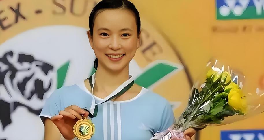 1999年，20岁的皮红艳在美国夺冠，没想到，却被教练踢出国家队，退队后，转头加