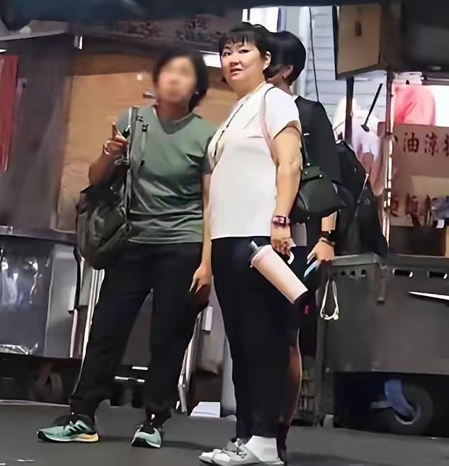 难以置信这是曾经那个貌美如花的任家萱，简直判若两人。