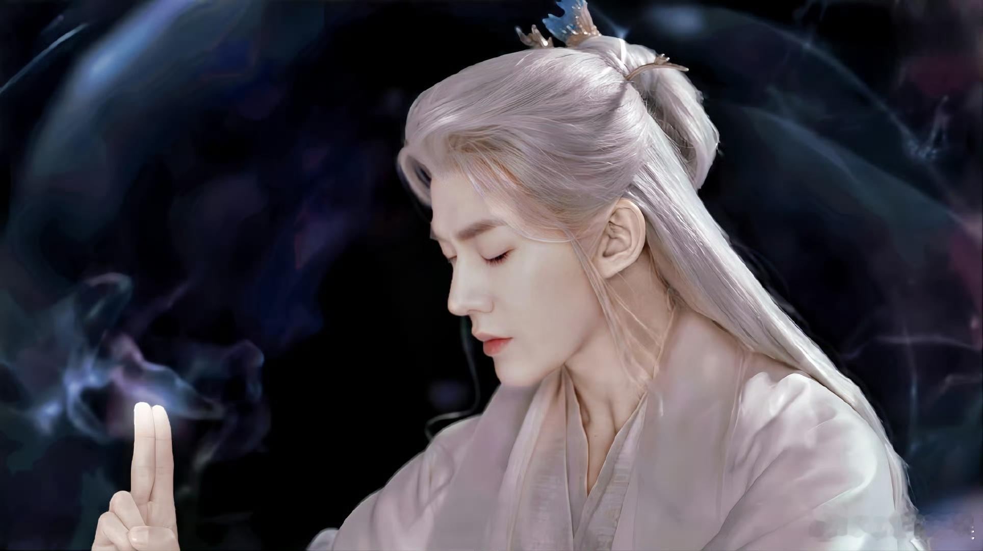 邓为苏易水做仙做魔都精彩 谁能想到邓为这张脸适配度如此之高！暗黑系人魔王和清冷仙