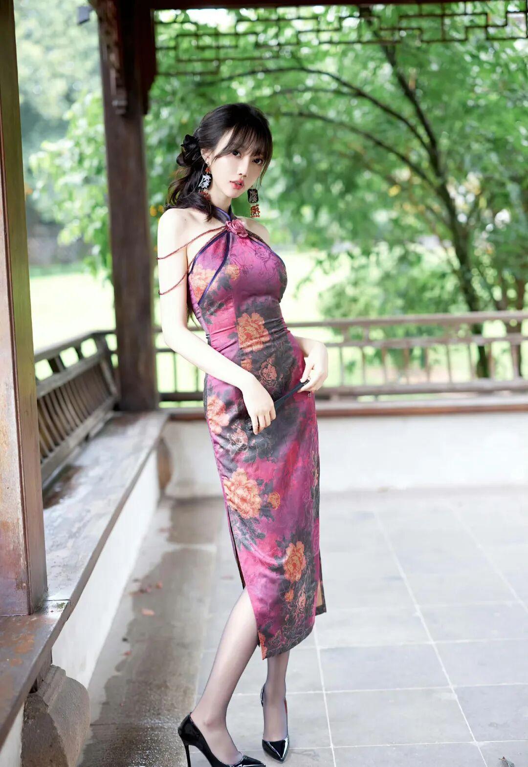 你喜欢旗袍还是汉服中式复古风拉满！玥儿玥穿改良旗袍美成画中仙