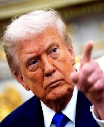 有人当面问特朗普：“世界上还有谁能管得了你？”他没有躲闪，直接接过了话。他说，联