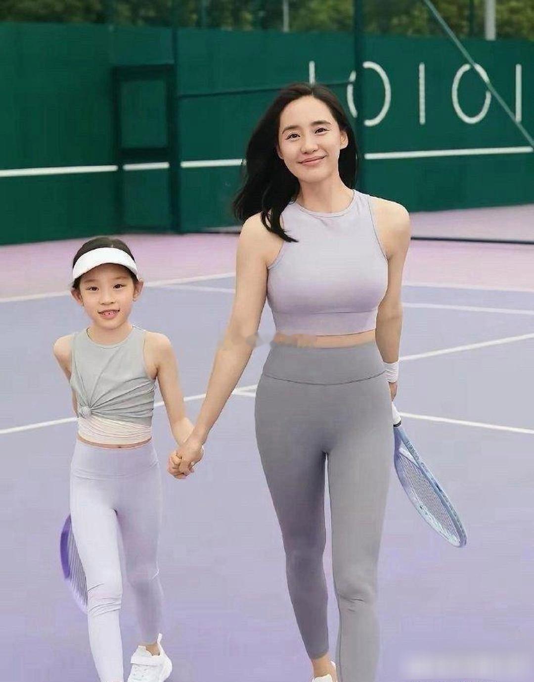 秋雅已经当妈了，这回真的轮到夏洛特烦恼了 