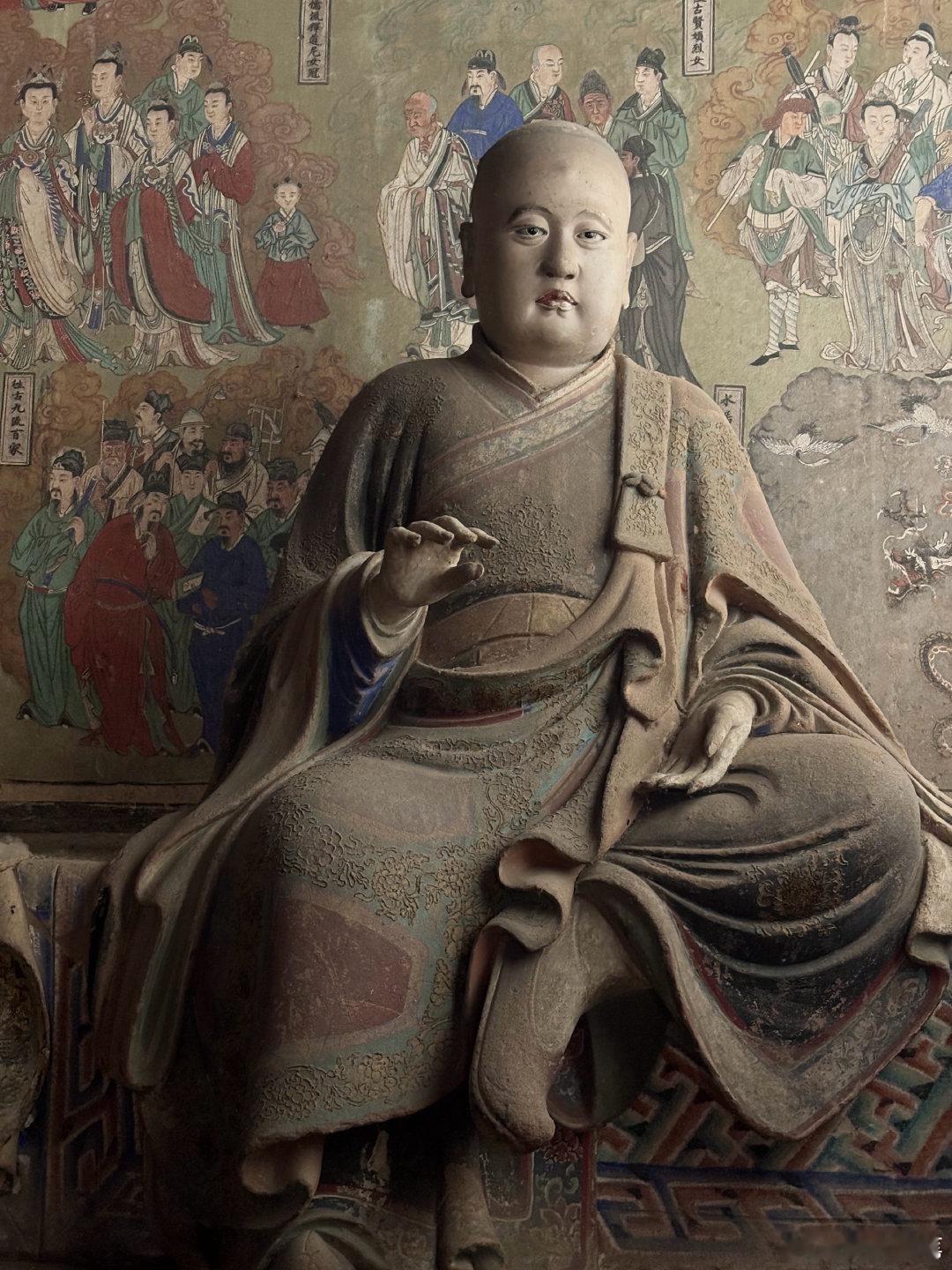 近几年北京过于潮湿，让人颇感不适，因此总想到更北的地方感受干爽的夏季。今天走访大