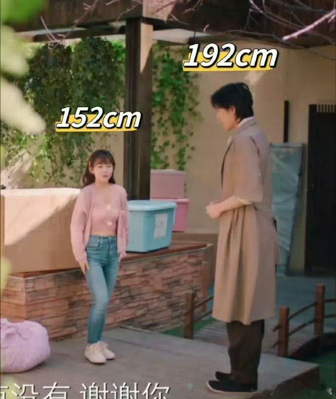 呃....男女主身高差40cm…[允悲] ​鲜藕现在这么演的 ​​​