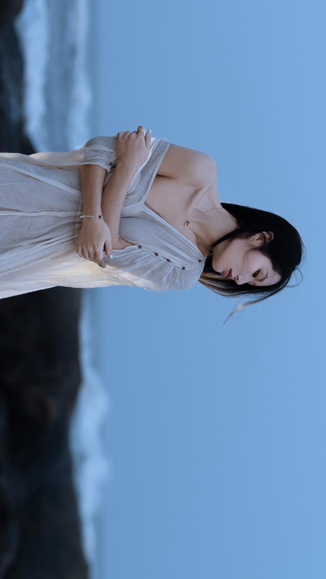 海边氛围感大片 海与白裙的浪漫邂逅 海边情绪风 湛江约拍