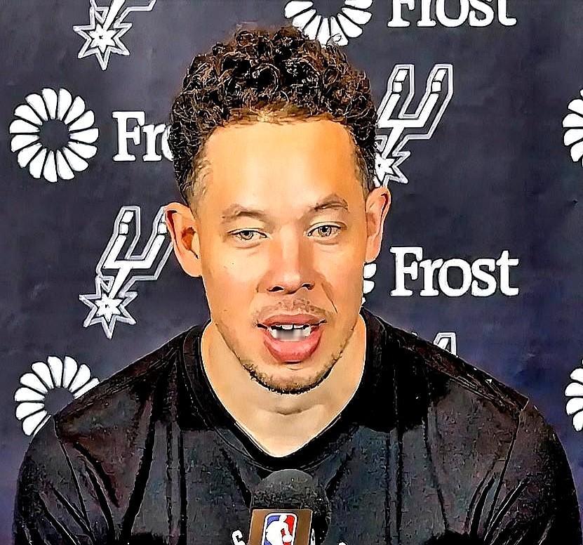 谁能想到，马刺9连胜冲猛龙，核心文班亚马进攻端却像“冰块”，12投只中3个，只得