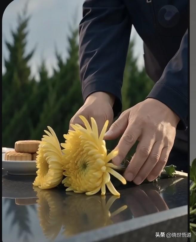 我们单位那个62岁刚退休没两年的同事，上周走了，癌症。

旁人随口提了句他的家事