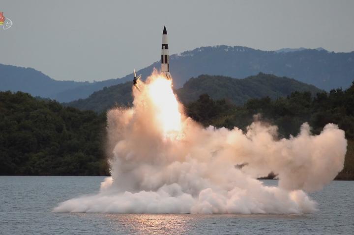 日军舰过中国台海后，朝鲜向日本海发射导弹，可覆盖日方导弹基地。

4月19日，韩
