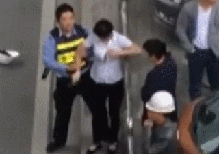 她们说：“一个女孩子怎么会拿自己的清白开玩笑？”

如果“报道”时把视频前半部分