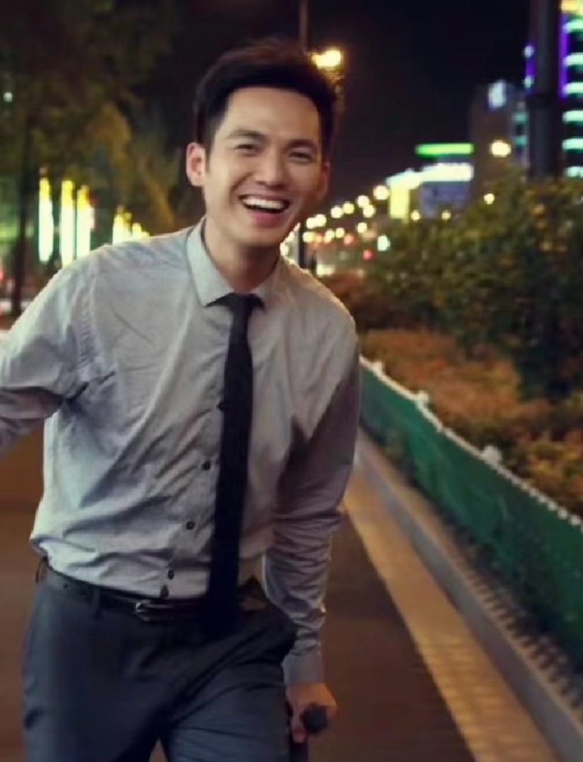 蜜语纪 霸总爱上离婚做保洁的我这部剧的剧情还挺好看因为太过于现实男女主还挺有氛围