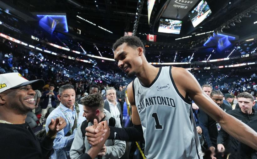 NBA杯决赛，马刺113-124不敌尼克斯。赛后，马刺记者Raul Doming