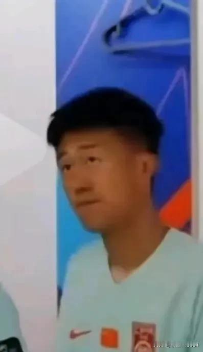 欺负刘彬彬？

虽然对于刘洋我经常骂他防守不好，进攻太粘球！但是如果踢前卫，他就