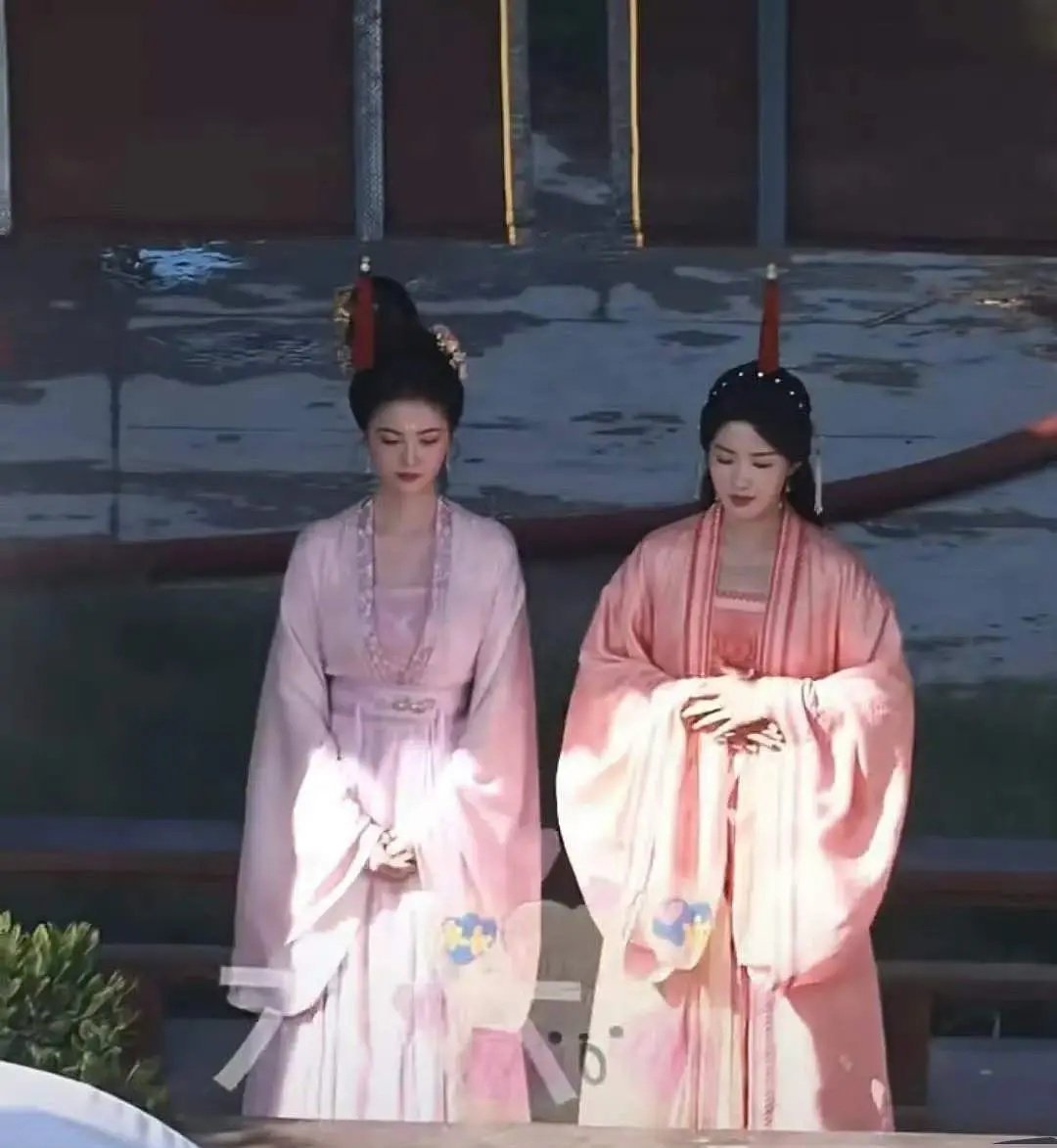 大家觉得谁是主角谁是配角？ ​​​