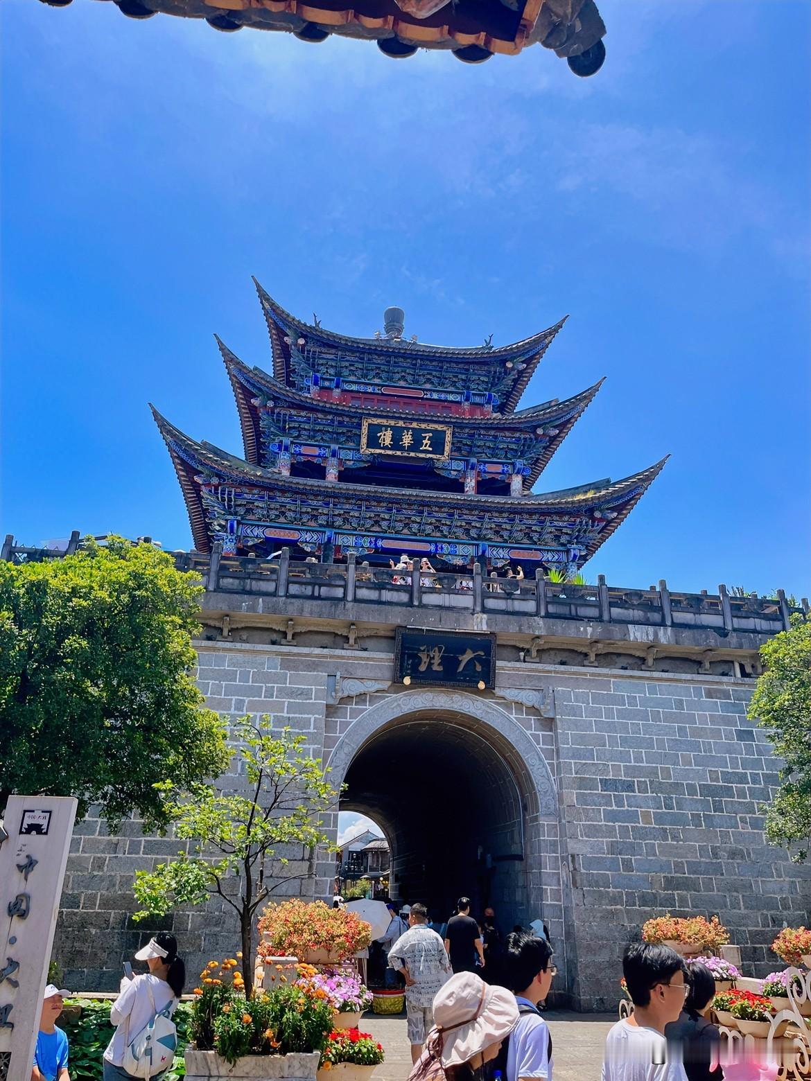 分享一张你拍的建筑趁着天气好去古城逛逛[比心]