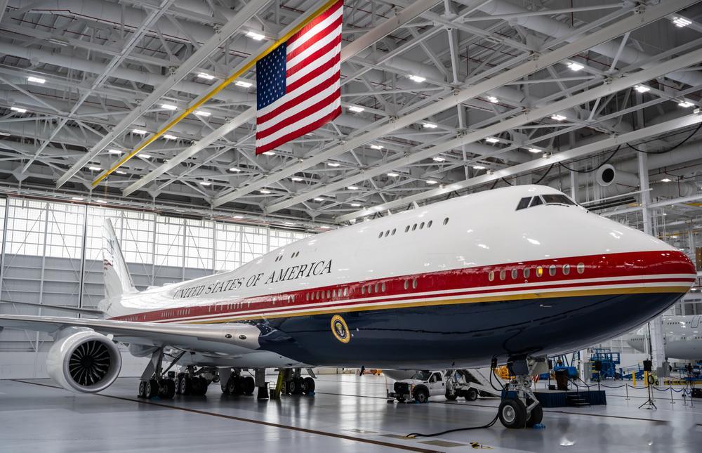 L3 Harris交付首架VC-25B"空军一号"，由卡塔尔航空747-8I改装