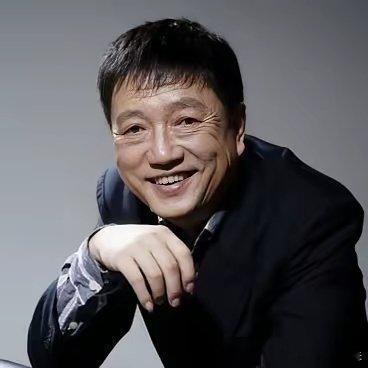 最舒服的关系，不一定非得有证。看到李勤勤发文悼念秦焰，瞬间看破防了。突然就懂了，