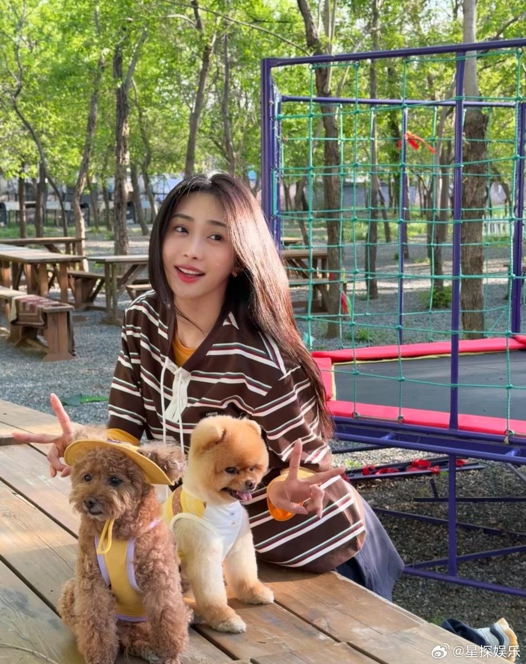 曝陈冰陈牧驰孩子出生陈冰陈牧驰生子这瓜，越看越像套娃。一边是法院实锤“无证据证明