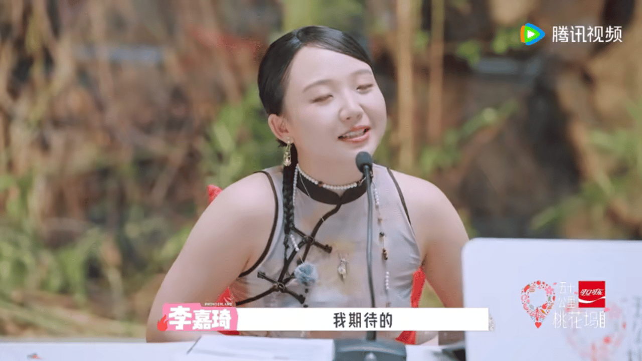 彭冠英发怒拍桌不录了✨自带东北幽默天赋，佯装生气拍桌撂挑子，下一秒光速破功微笑，