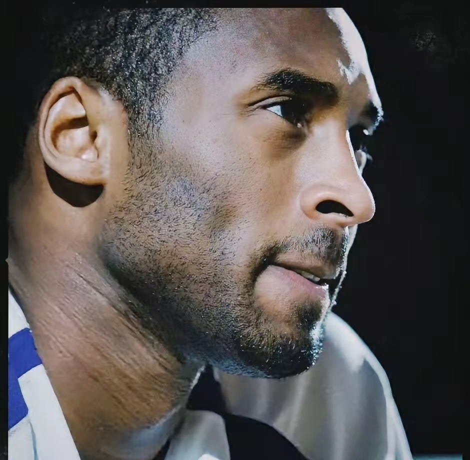 这世界上除了年龄增长， 再没有什么不劳而获的事情了， 不努力，不尝试，不争取，你