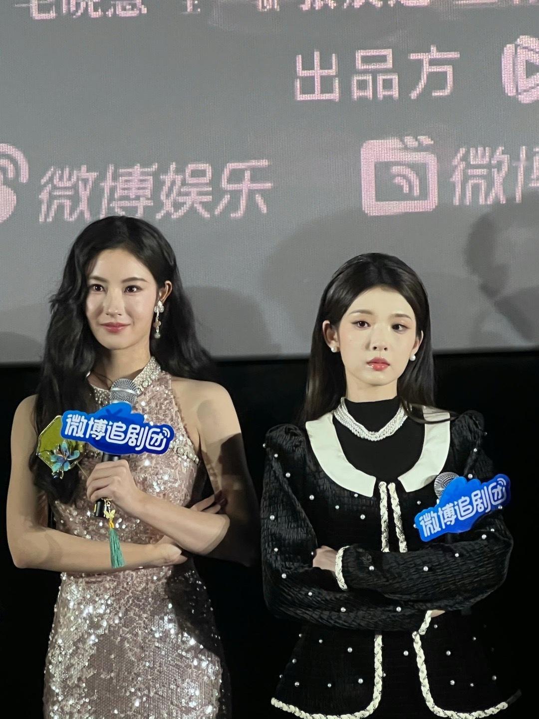 张淼怡看毛晓慧星星眼出来了 谁能抵得住啊！毛晓慧自带清冷贵气，张淼怡星星眼直勾勾