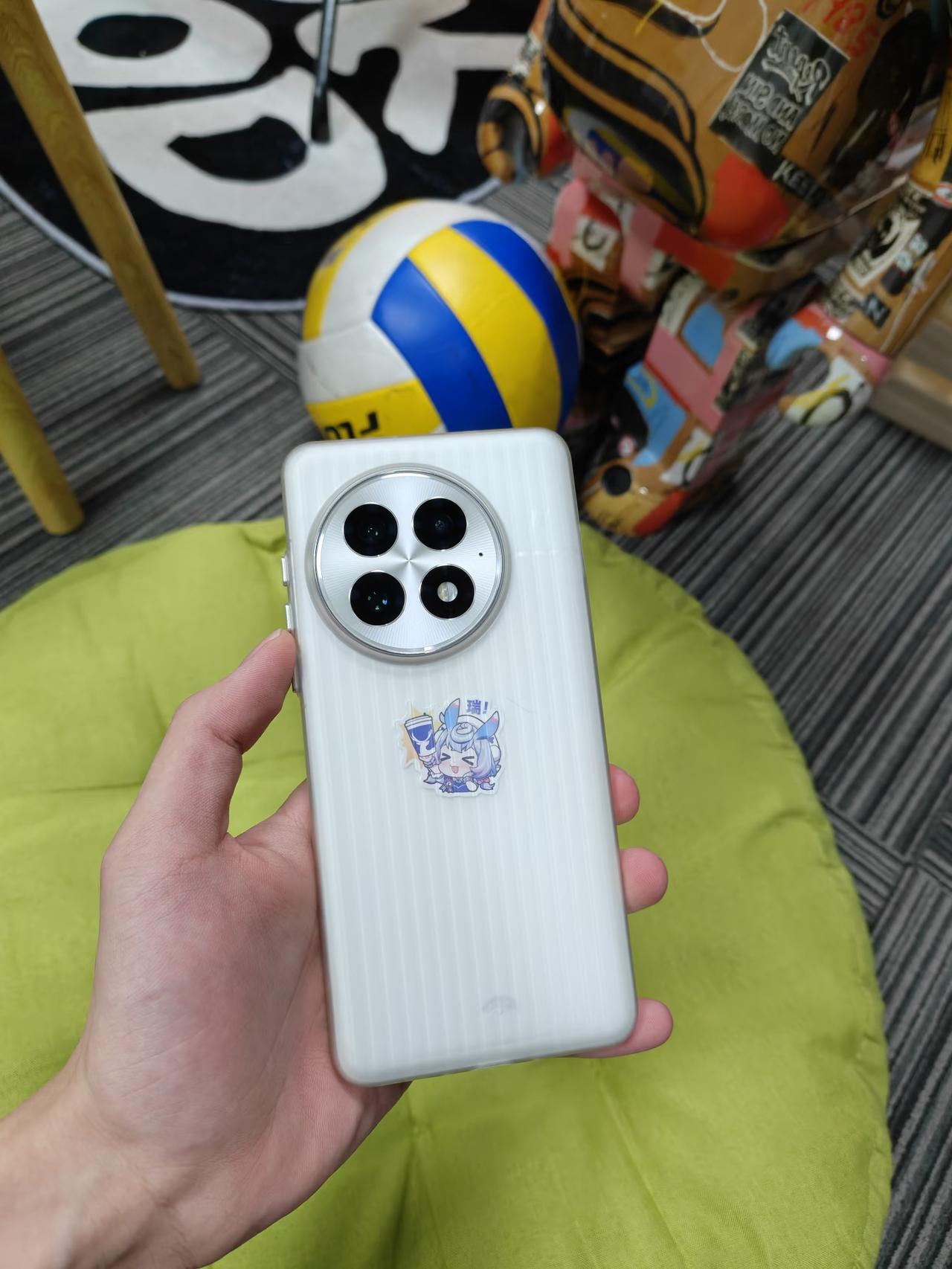 后面没有哈苏了，现在一加13是不是超级香？
网传一加15可能调整产品定位，更多主