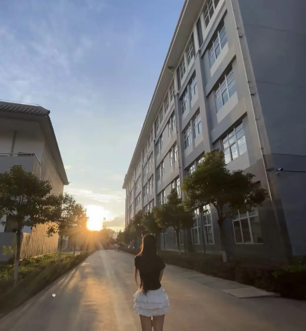 五一就不约了 贫困叫我去潦倒 西北叫我去喝风 太忙了