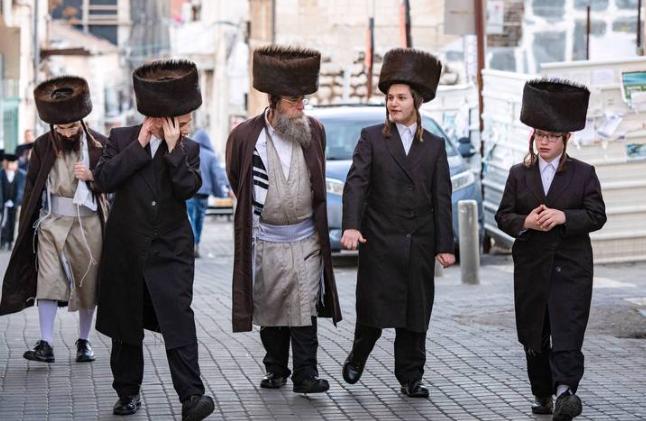 一位研究反犹历史二十多年的以色列老教授，发出警告：下一个屠杀犹太人的，极有可能就