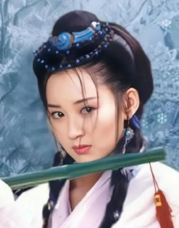 任盈盈被擒住，岳不群出手，源自龙宛转式，是房中术三十姿势之六

任盈盈被岳不群闪