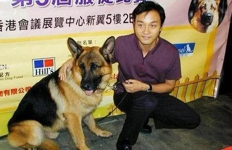 Leslie 的家庭和他周围的人