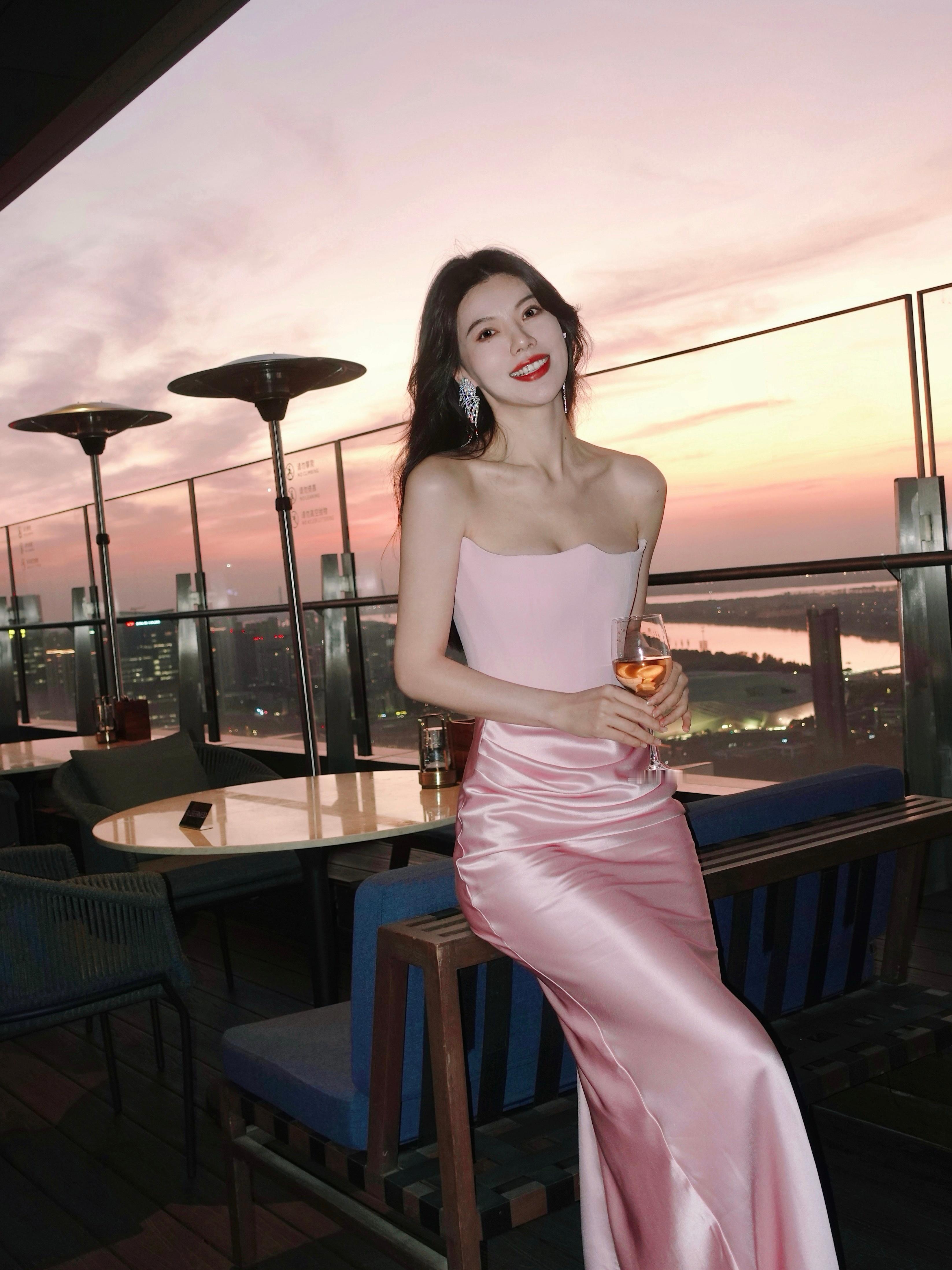 长裙姐姐是一种感觉 🥂今天穿什么 ​​​