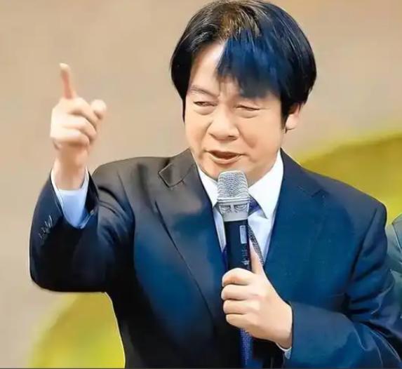 赖清德又在“军人节”打出了一张加薪牌。

9月3日，台湾地区所谓“军人节”，赖清