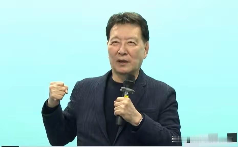 赵少康今天说，国民党的问题，就是大家都想要做烂好人，结果把“优势都拖垮”。

他