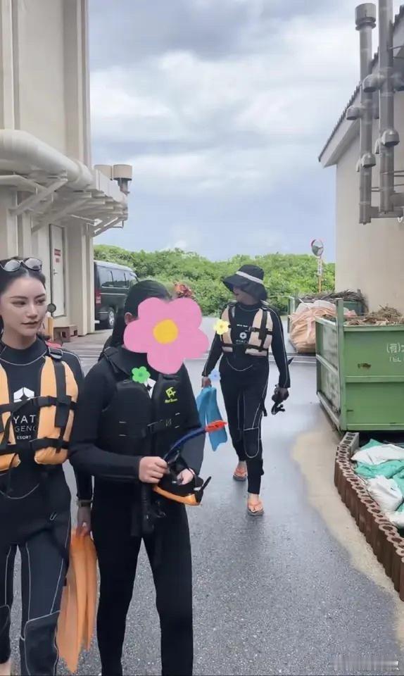 小玥儿简直就是大S年轻时的翻版，马筱梅对女儿的照顾也是无微不至。 ​​​