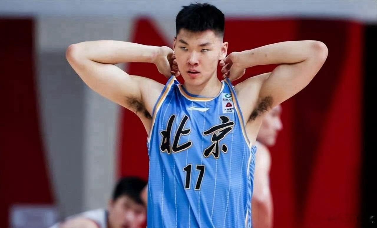 范子铭无人问津！输给天津男篮后，北京男篮教练许利民表示想不通。相对于上场比赛，北