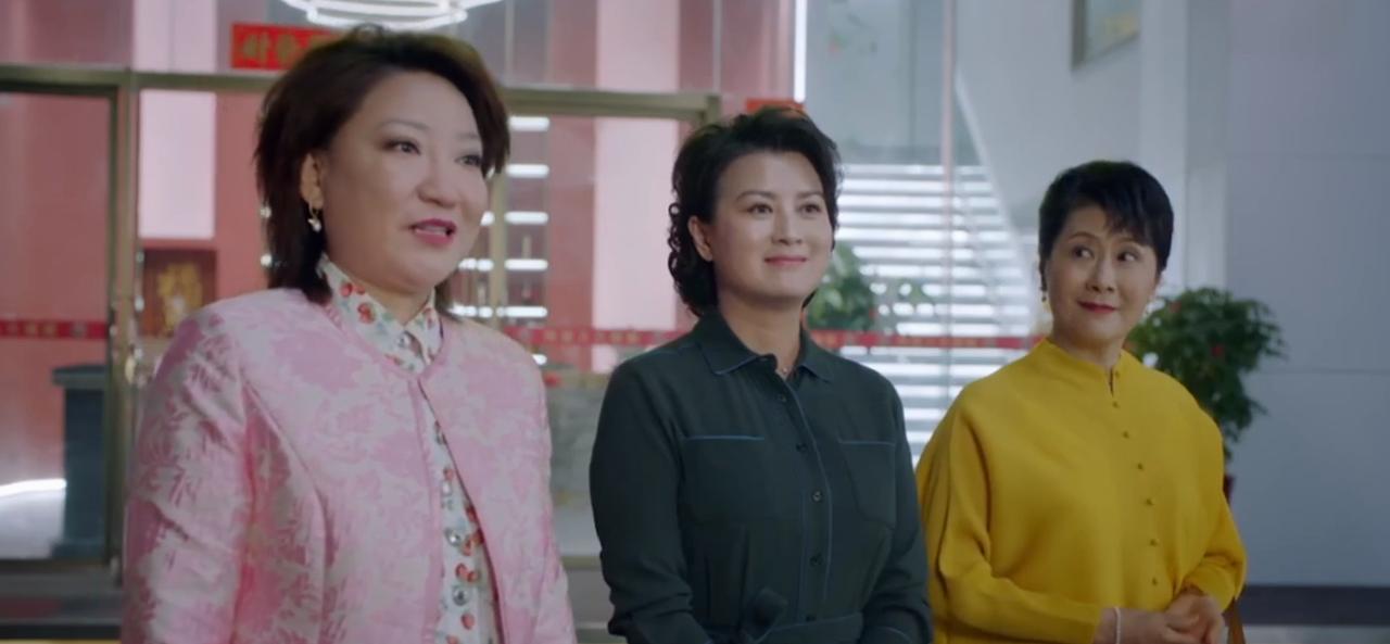 《能有多大事》菊子，马小芬，杜妍，她们同框站在一起，你们觉得谁最美？

看来看去