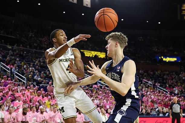 全美第2号种子密歇根大学以110比69轻取了宾夕法尼亚州立大学。本场比赛后，密歇