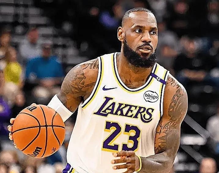 东契奇不打 里弗斯不打
41岁詹姆斯
上场38分钟
30分9篮板15助攻
还要黑