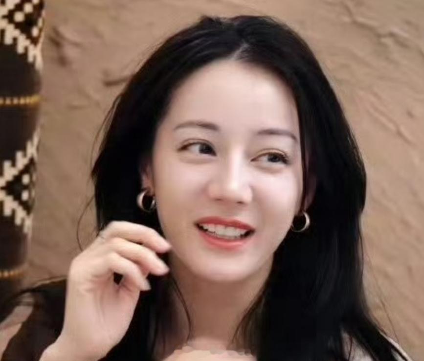 留几手说娜扎比热巴好看迪丽热巴偷偷打卡被监控拍到他觉得娜扎好看行，我也觉得娜扎挺