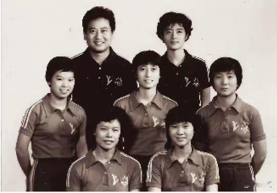 别看咱们国家打乒乓球人众多，在各种大赛中获奖无数，喜欢乒乓球的球迷更是多如牛毛，